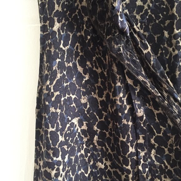 Elie Tahari Brenna Sleeveless Leopard Print Silk Blouse - Picture 8 of 13